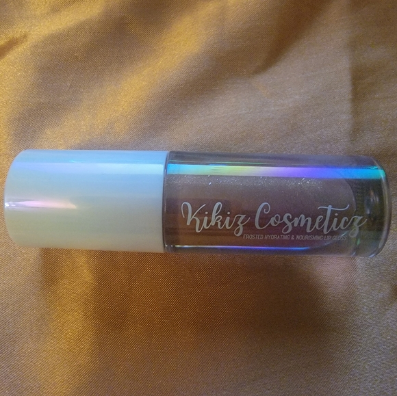 NEW Kikiz Cosmeticz Winter Frosted Lip Gloss GLAZED - Picture 1 of 3